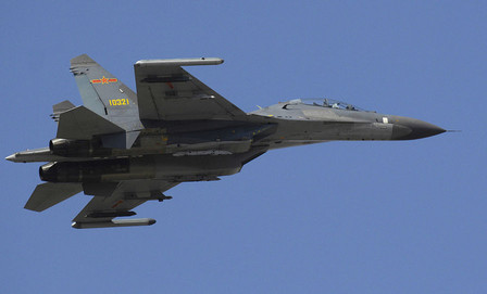 中国機接近「予測不能」な中国軍